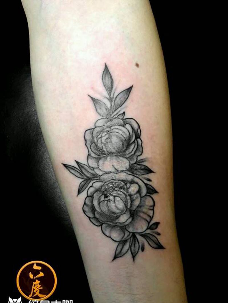 旧纹身遮盖纹身图片_手臂清新植物花插画纹身图案