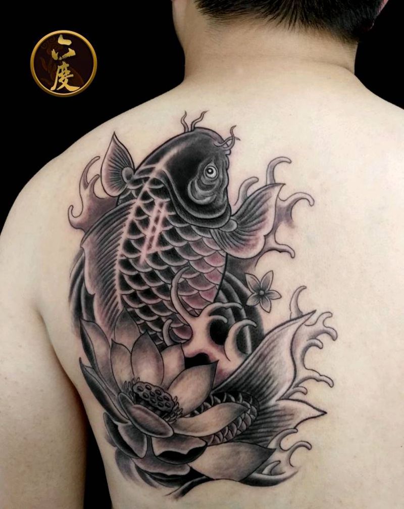 鲤鱼纹身图片_背部传统动物成品纹身图案