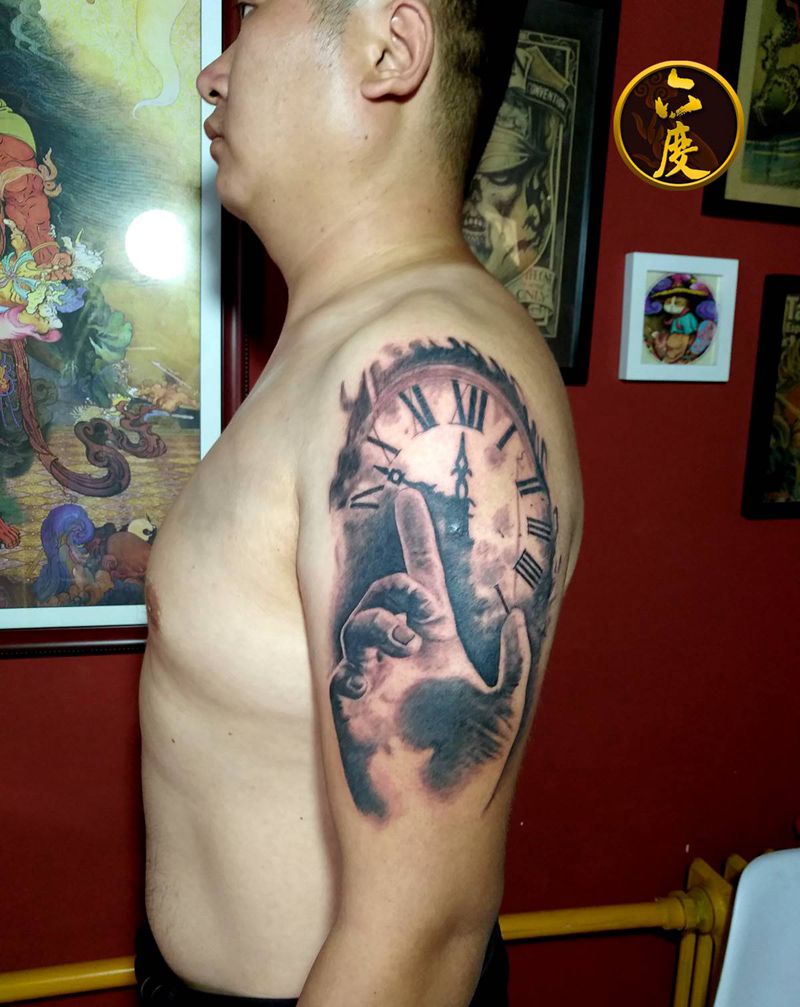 time纹身图片_手臂欧美写实纹身图案