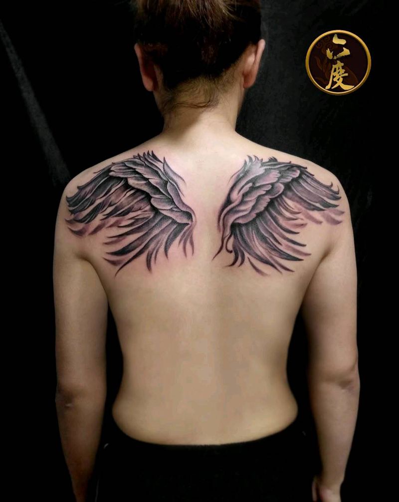 翅膀纹身图片