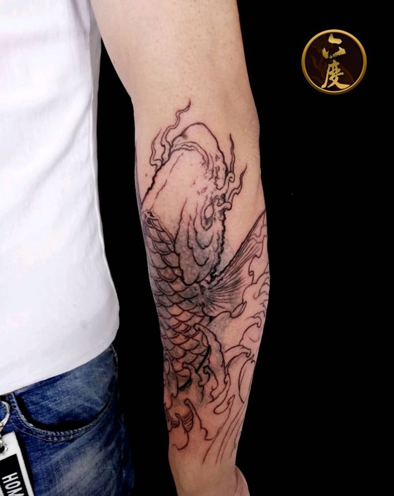 鲤鱼包小臂遮盖未完成纹身图片_手臂传统动物纹身图案