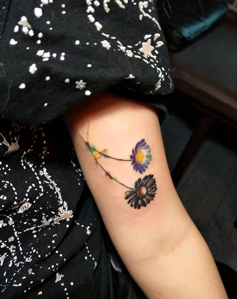 小花花一枚纹身图片