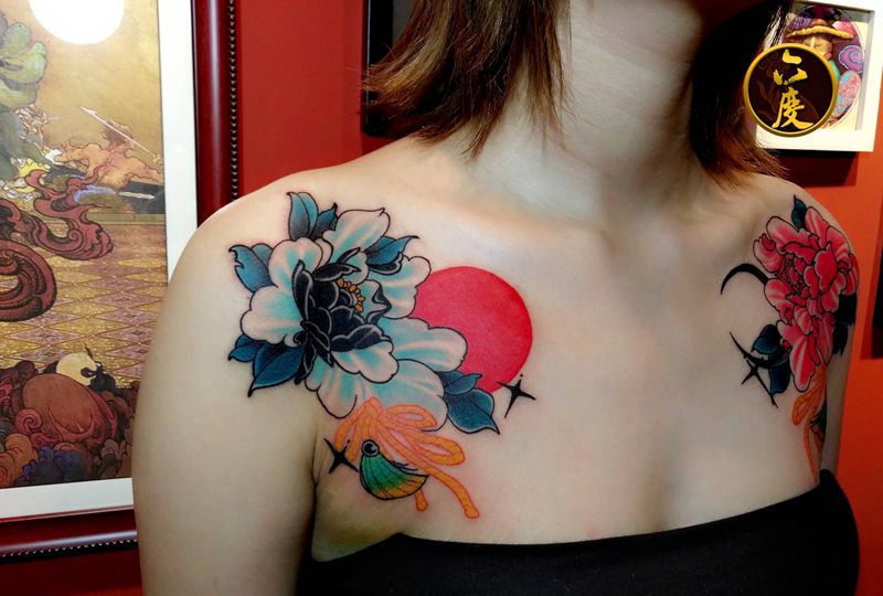 肩花纹身图片_肩部纹身图案