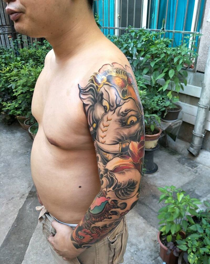 象神鲤鱼花臂纹身图片