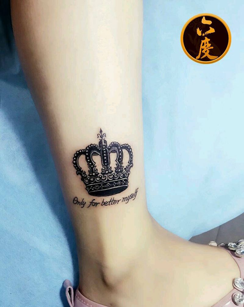 皇冠纹身图片_腿部清新皇冠纹身图案