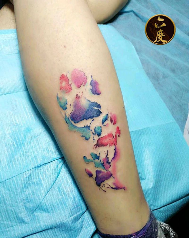 水彩爪印纹身图片
