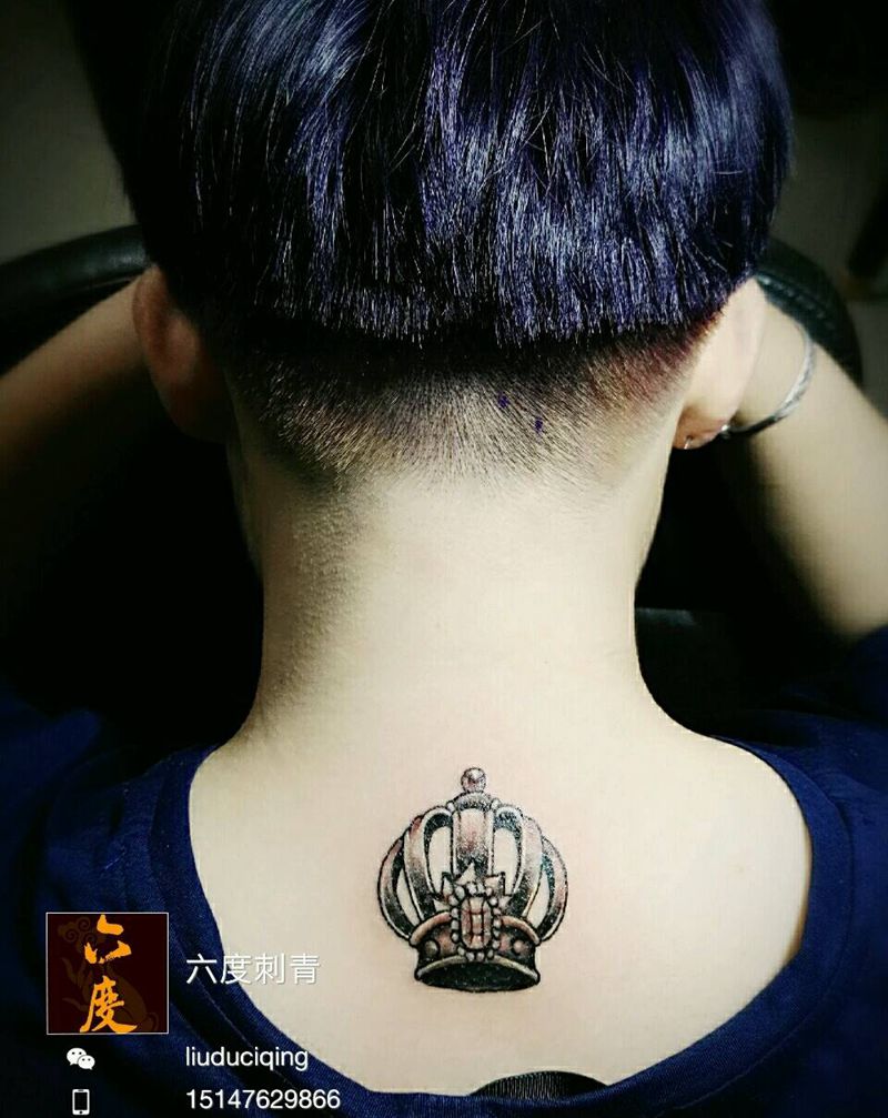 皇冠纹身图片_背部清新皇冠纹身图案