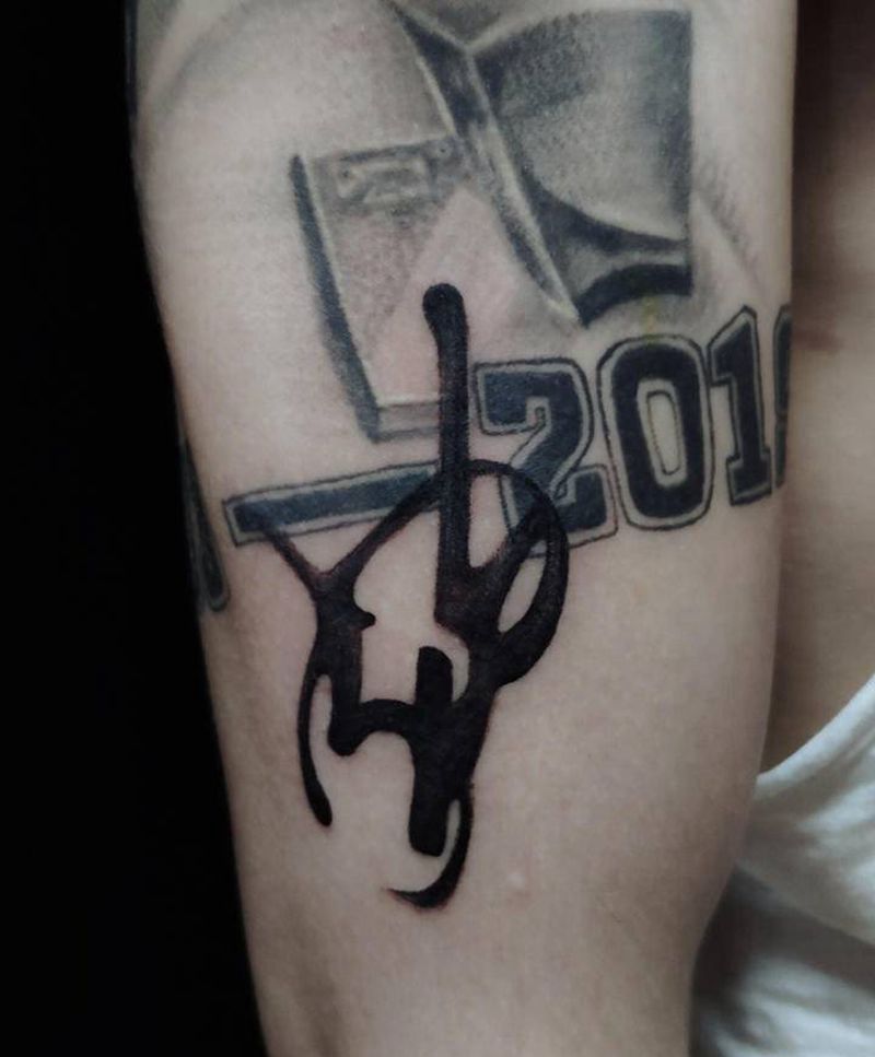 韦德亲笔签名纹身图片_手臂纹身图案