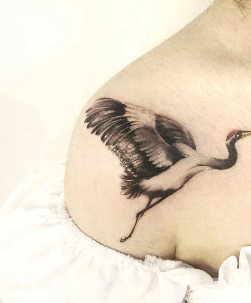 鹤纹身图片_肩部纹身图案