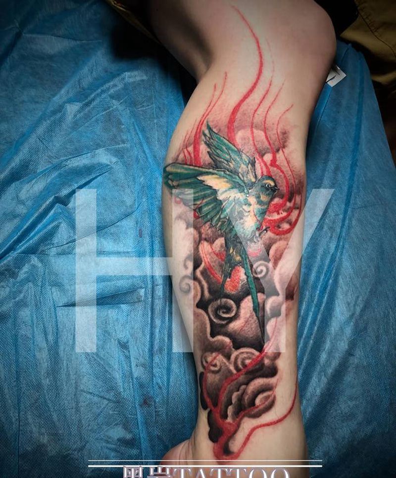 雨燕纹身图片_腿部新传统纹身图案