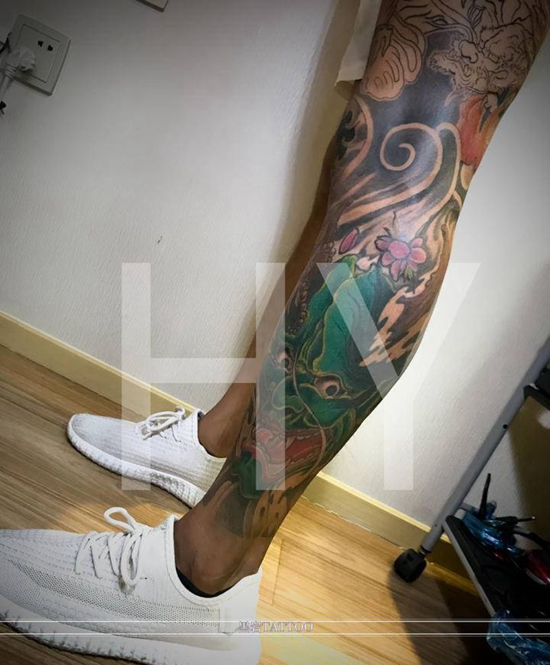 般若纹身图片_腿部新传统纹身图案