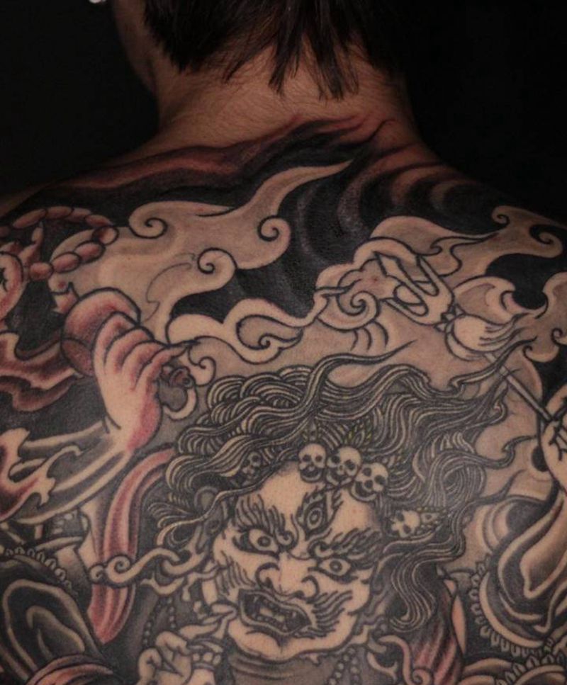 大黑天纹身修改纹身图片_背部老传统新传统纹身图案