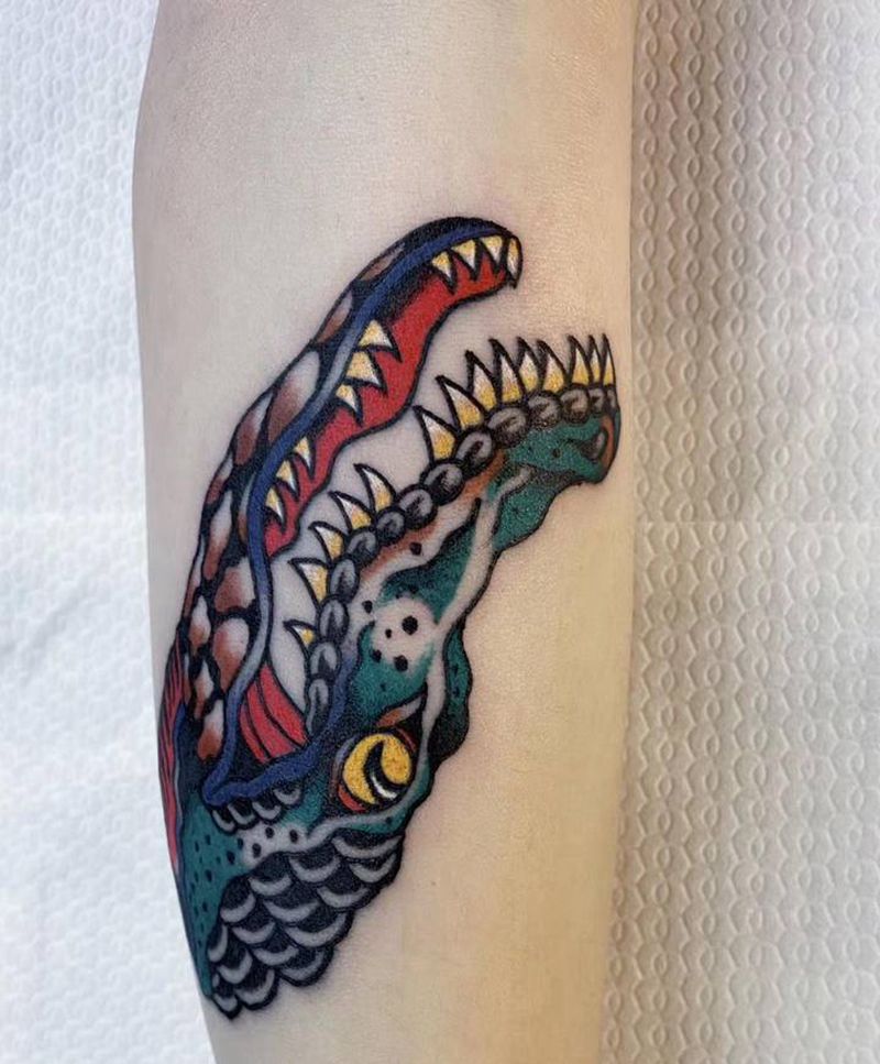 鲨鱼纹身纹身图片_手臂Old School纹身图案