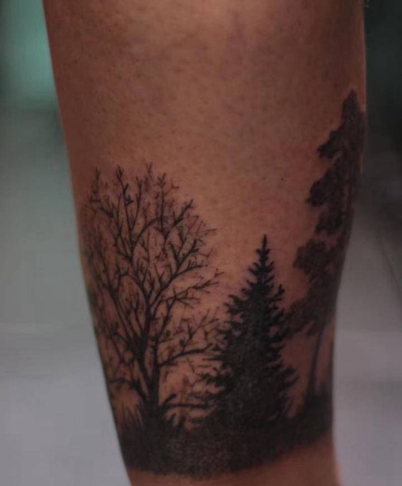 森林脚环纹身图片_脚部腿部水墨点刺纹身图案