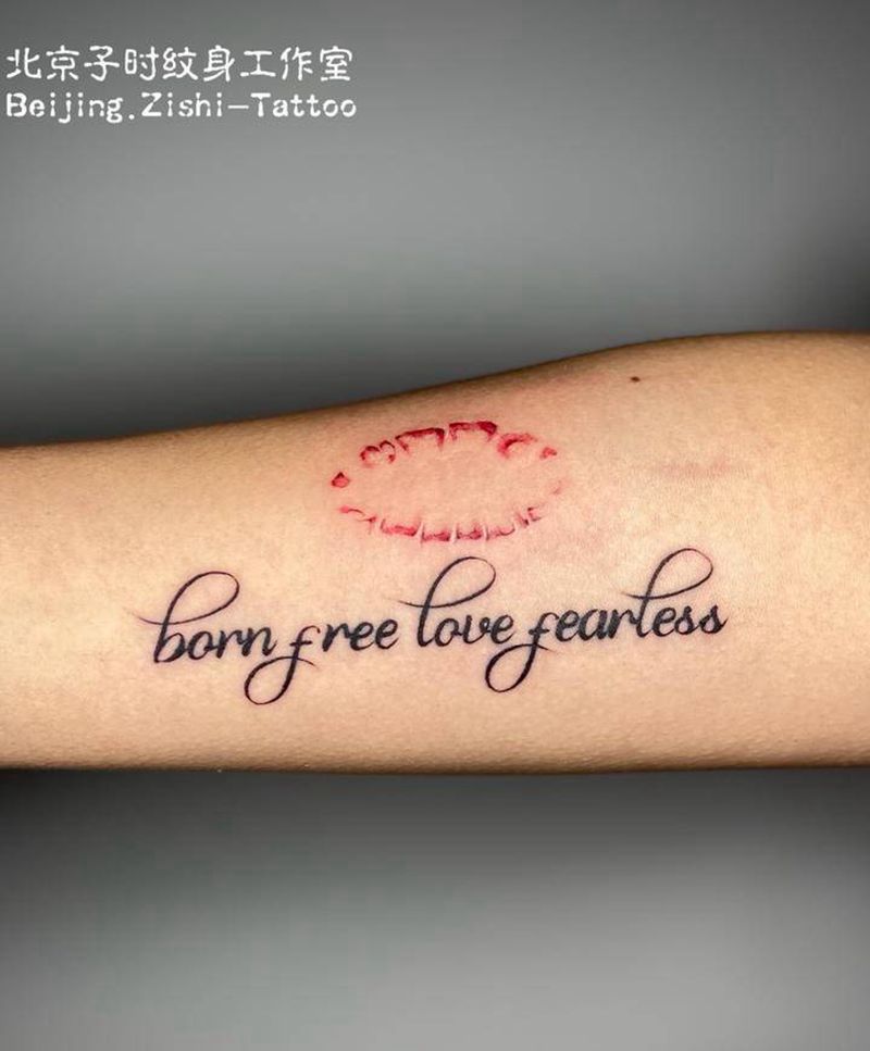 情侣纹身牙印纹身图片_手臂几何点刺英文字纹身图案