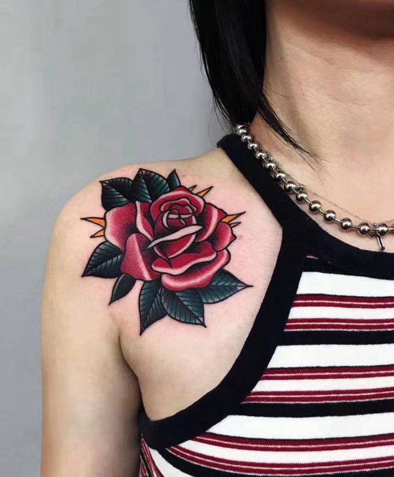 玫瑰纹身图片_肩部Old School纹身图案