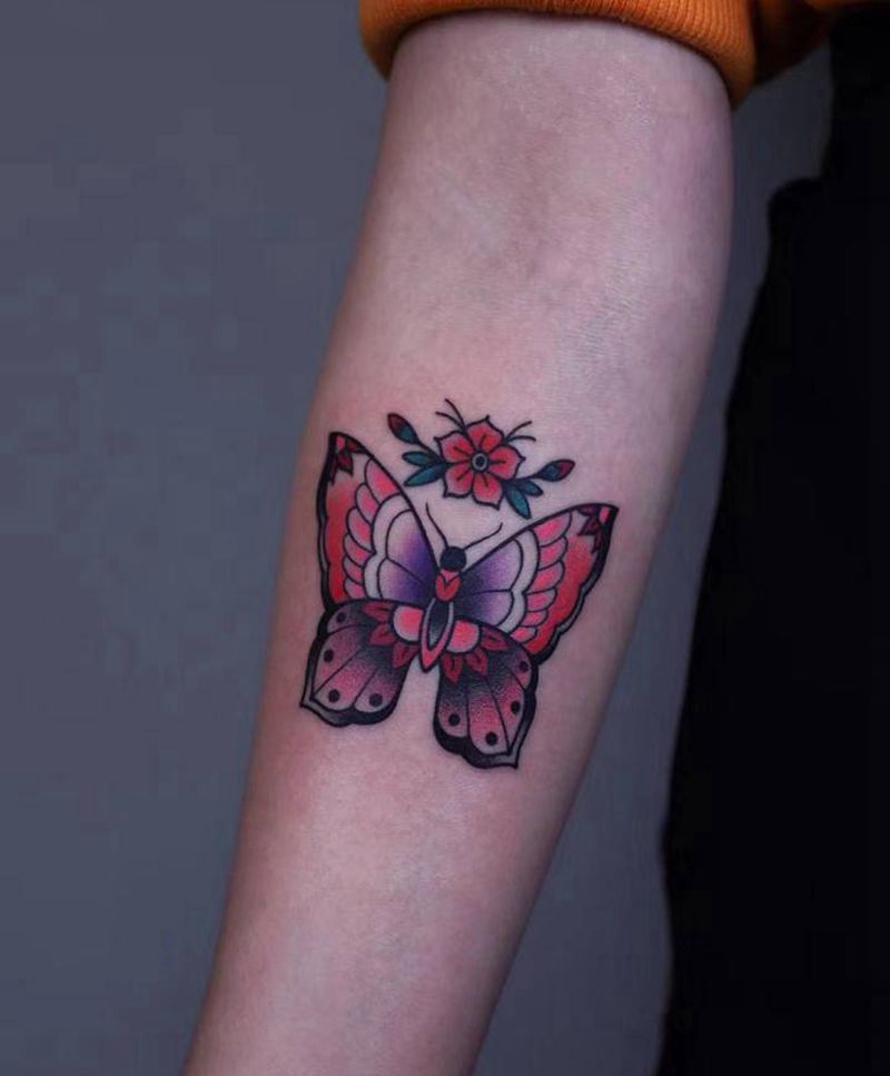 蝴蝶纹身图片_手臂Old School纹身图案