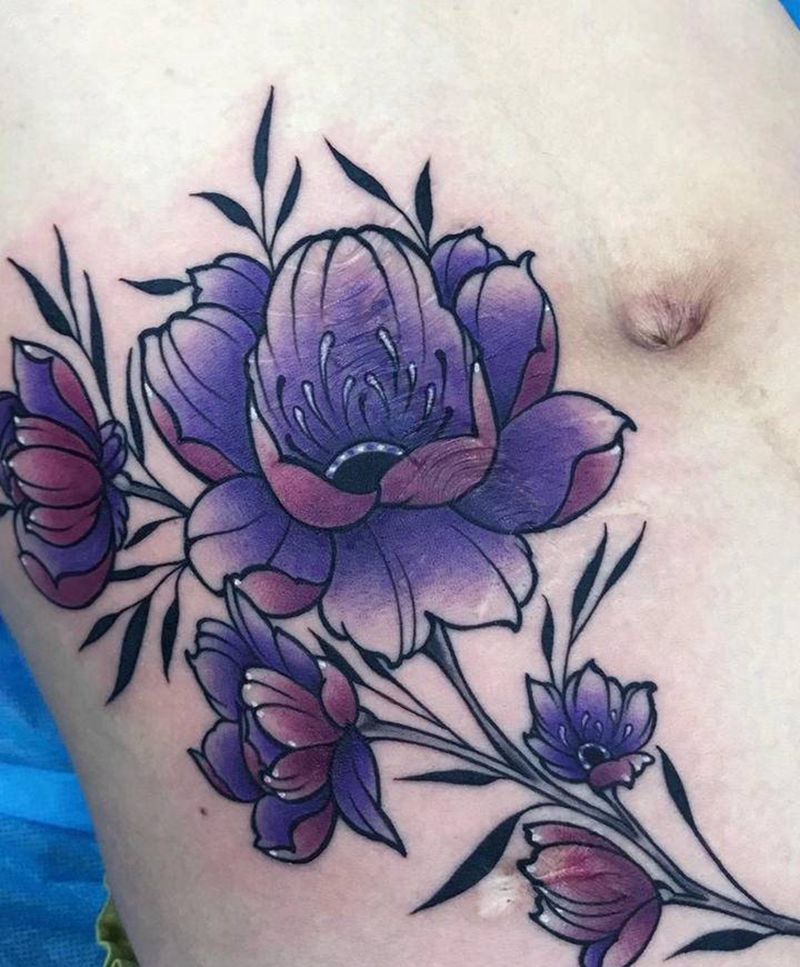 花纹身图片_腹部腰部Old School纹身图案