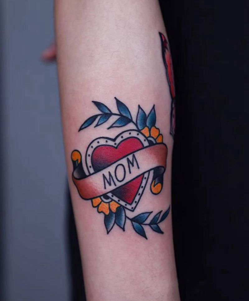 心纹身图片_手臂Old School纹身图案