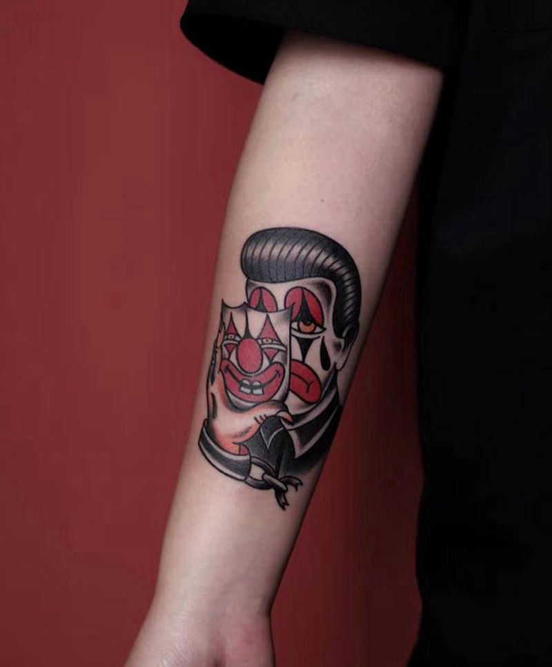 小丑纹身图片_手臂Old School纹身图案