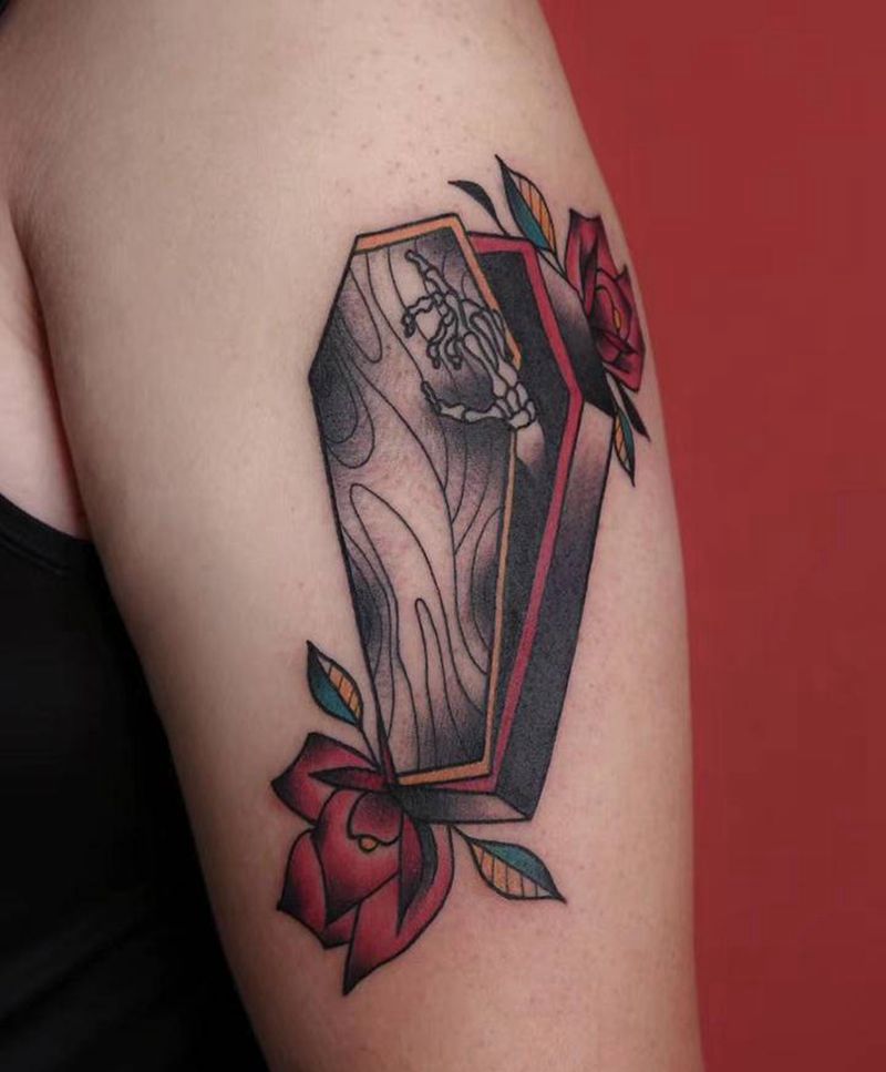 棺材纹身图片_手臂Old School纹身图案