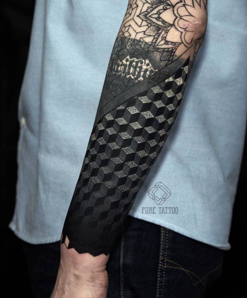 黑臂的改造纹身图片_手臂几何点刺遮盖纹身图案