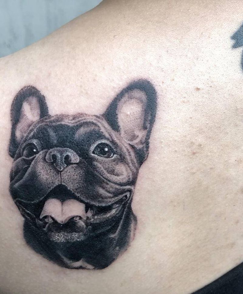 斗牛犬纹身图片_背部纹身图案