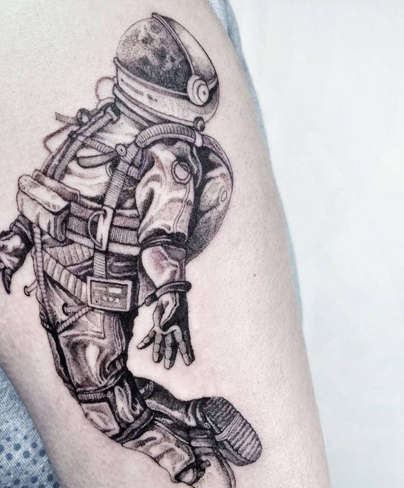 宇航员纹身图片_手臂欧美写实纹身图案