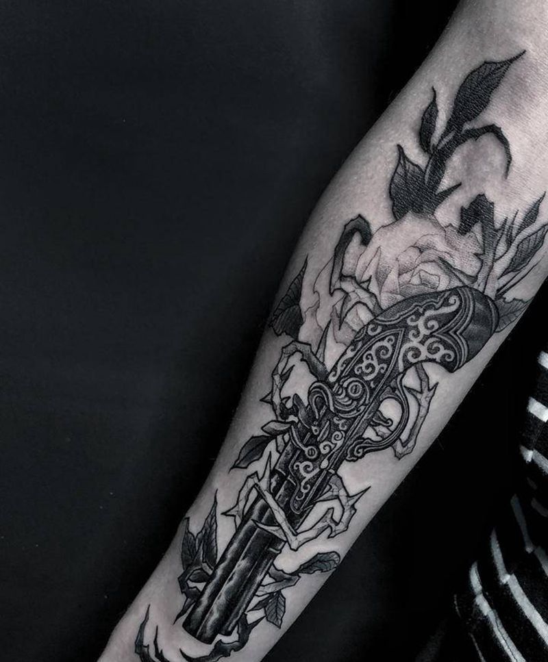 无标题纹身图片_手臂黑灰纹身图案