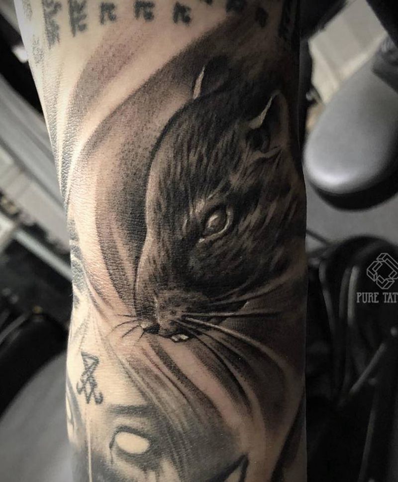 老鼠纹身图片_手臂欧美写实老鼠纹身图案