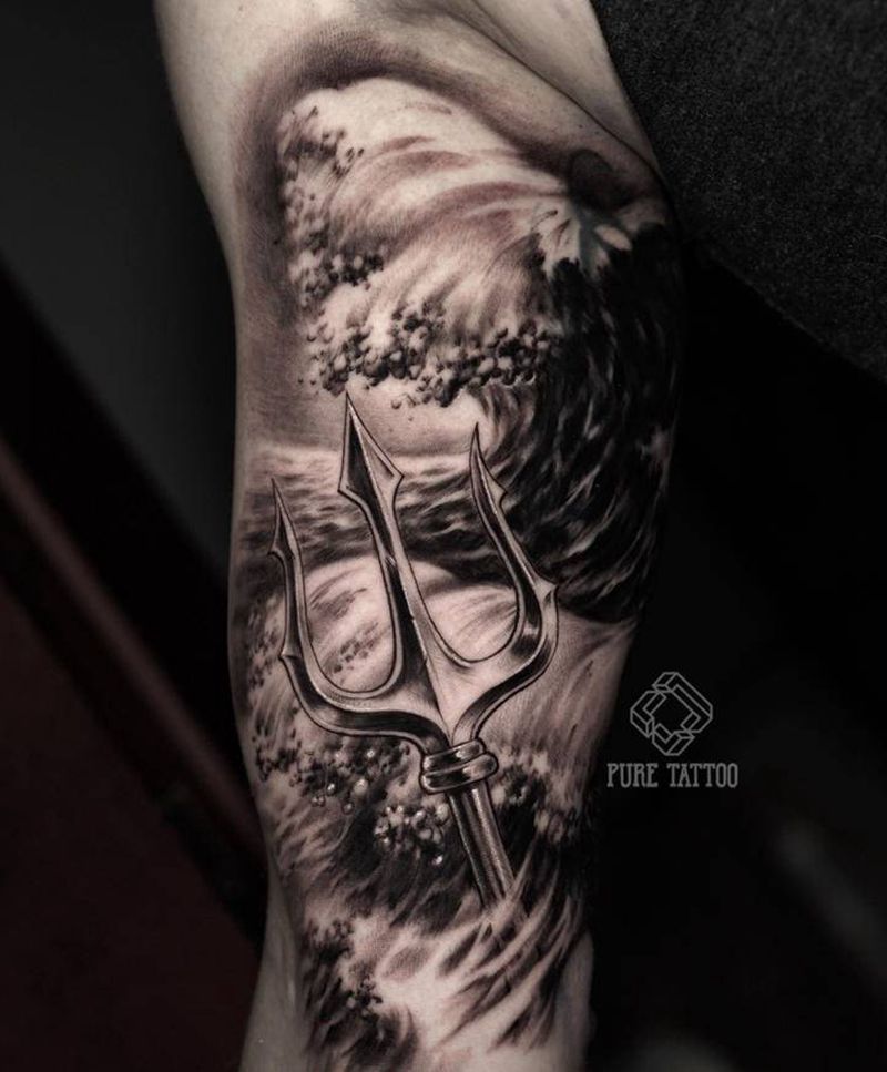 三叉戟纹身图片_手臂欧美写实三叉戟遮盖写实纹身图案