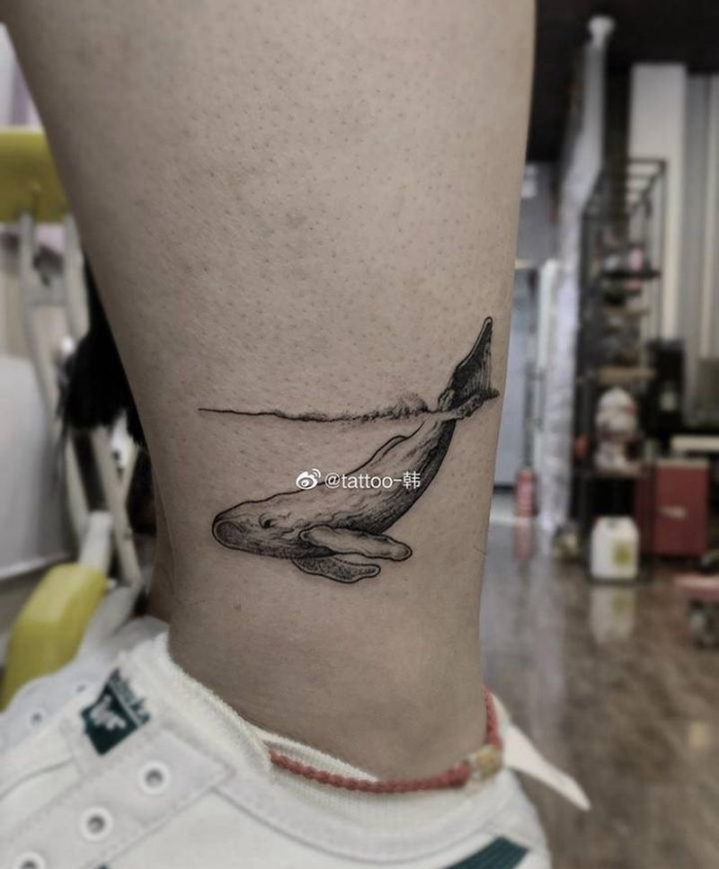 鲸鱼纹身图片_腿部鲸鱼纹身图案