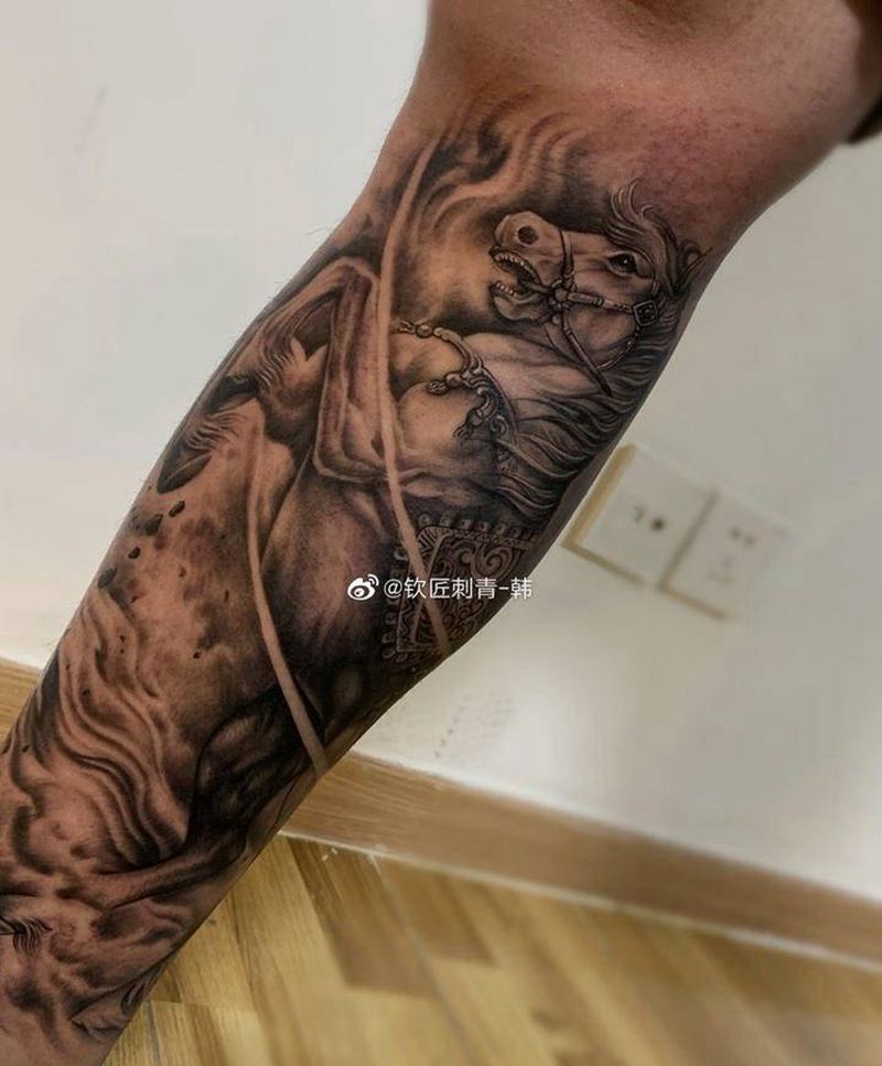 马纹身图片_腿部纹身图案