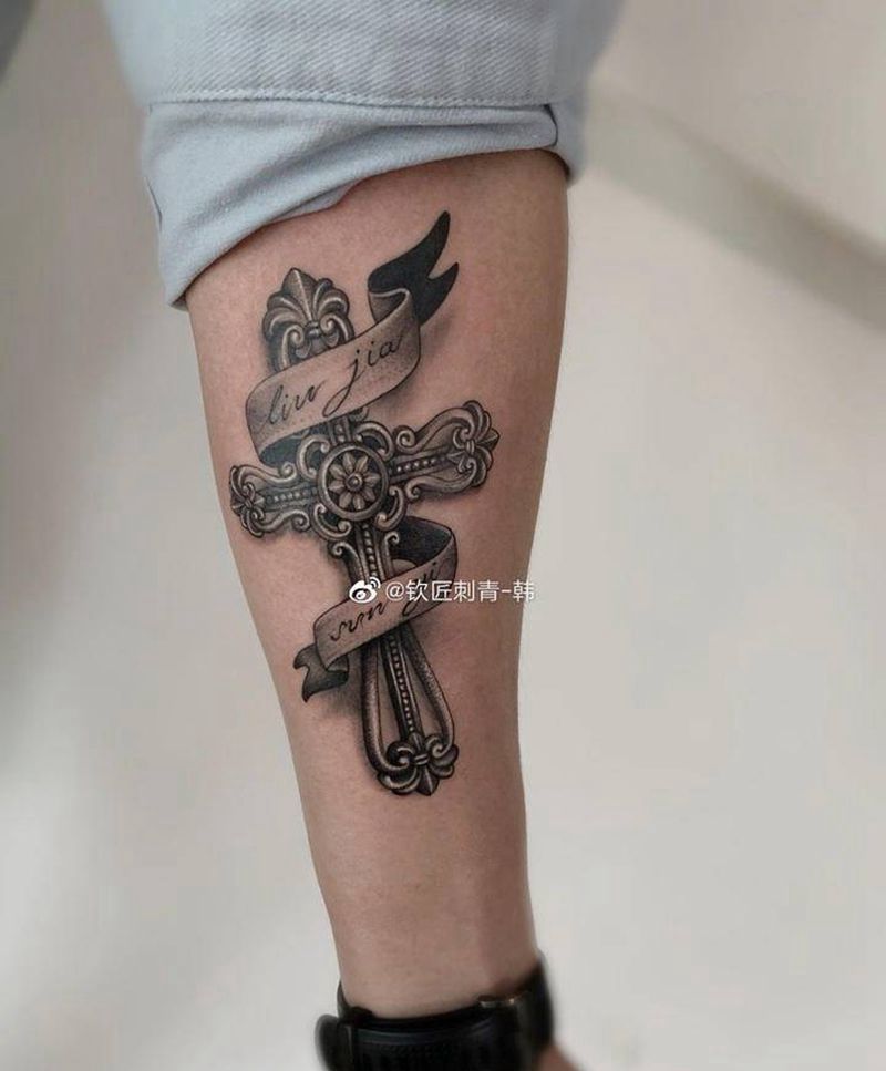 十字架纹身图片_手臂纹身图案