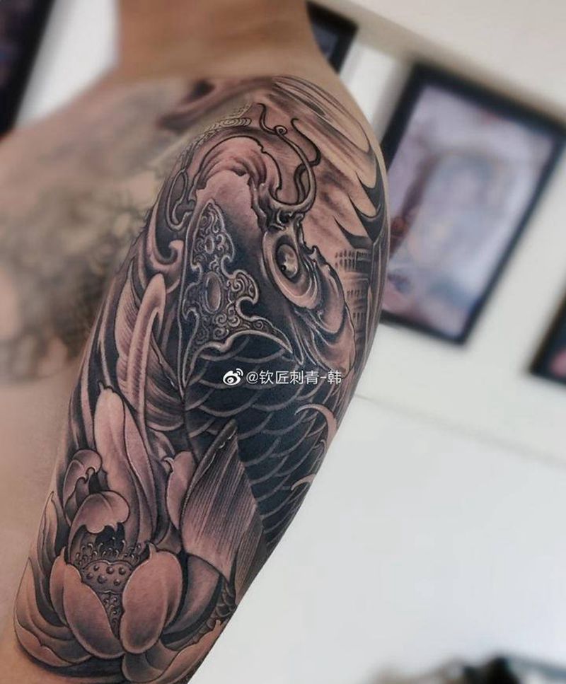 招财锦鲤纹身图片_手臂新传统纹身图案