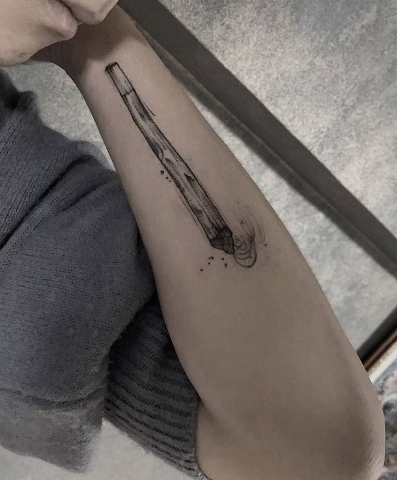 香烟纹身图片_手臂纹身图案