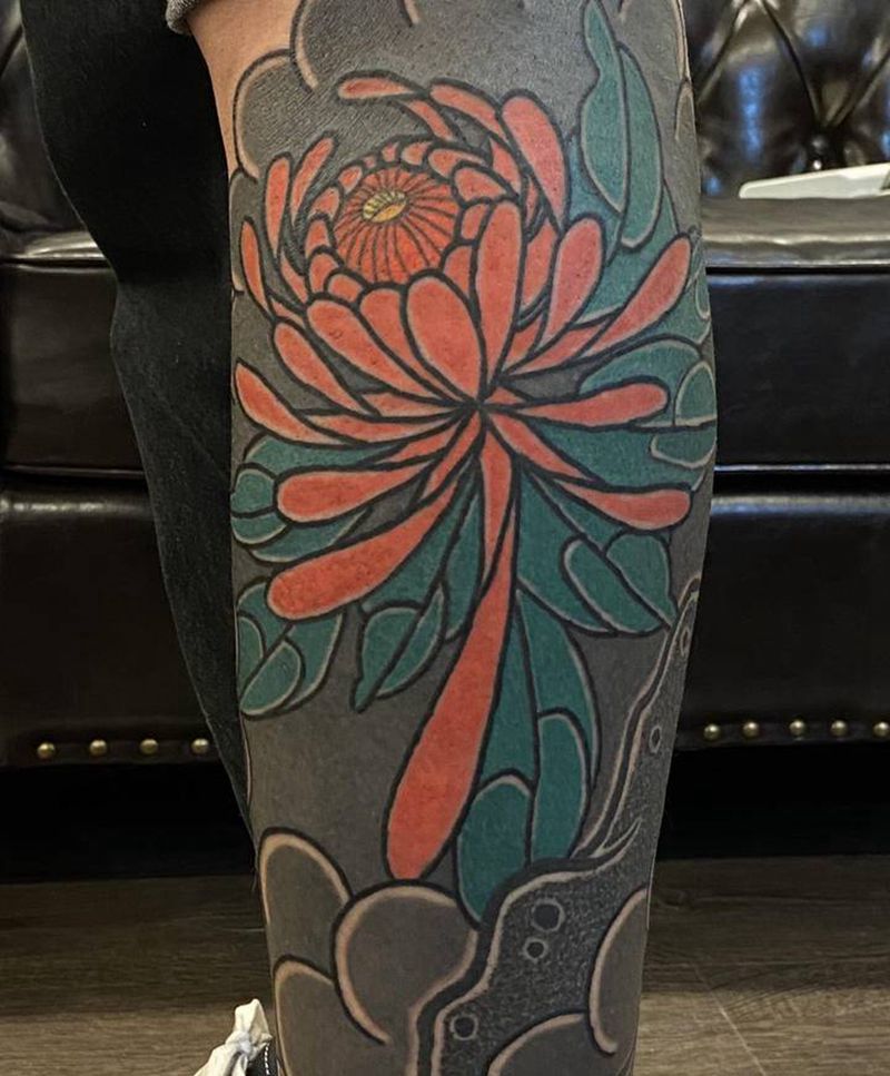 传统菊花小腿纹身图片_腿部老传统纹身图案