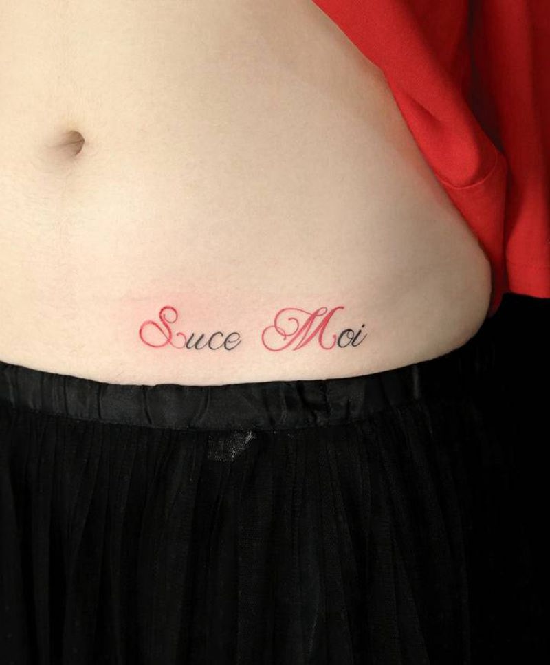 英文纹身图片_腹部花体字纹身图案