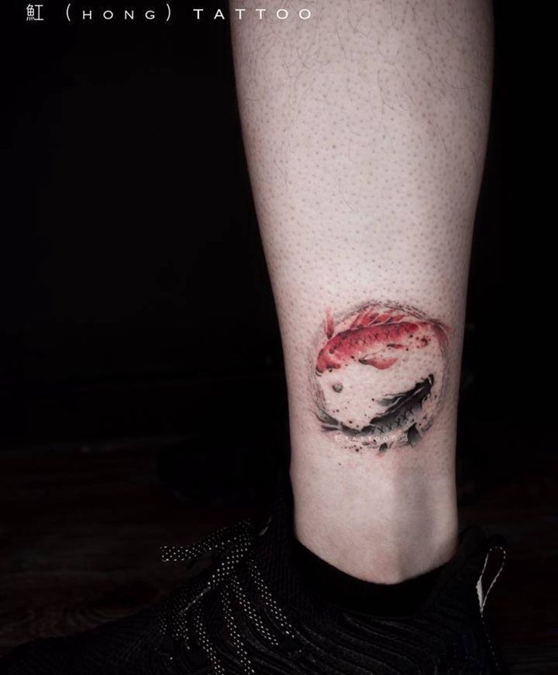八卦小锦鲤纹身图片_腿部脚部水墨水彩锦鲤鲤鱼水墨中国风水彩水墨纹身图案