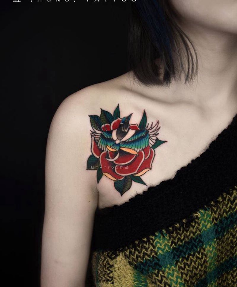 oldschool喜鹊+玫瑰纹身图片_肩部胸部Old School玫瑰喜鹊/小鸟oldschool纹身图案