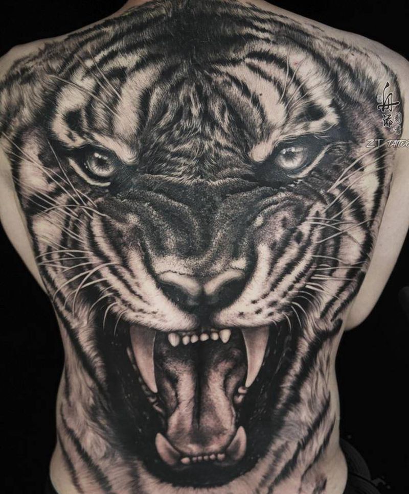 虎纹身图片_背部欧美写实老虎动物满背纹身图案