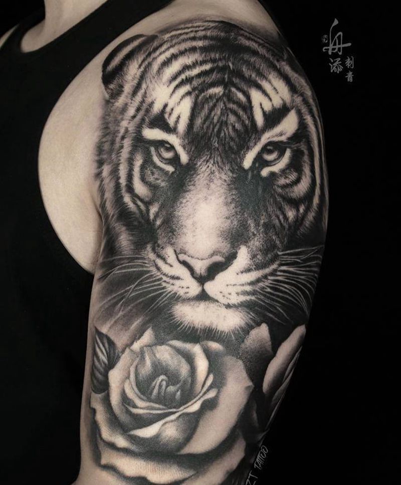 上臂玫瑰虎纹身图片_手臂欧美写实虎动物玫瑰纹身图案