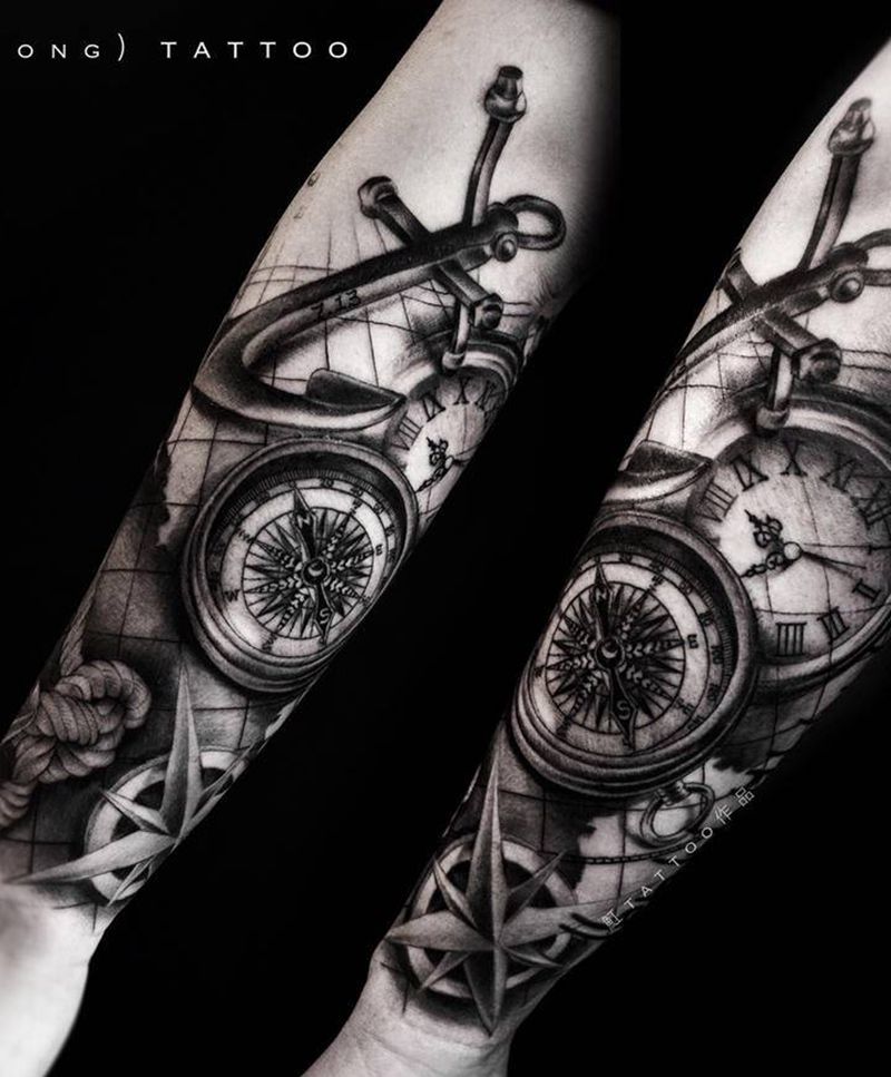 指南针+船锚纹身图片_手臂腿部欧美写实指南针船锚舵盘纹身图案