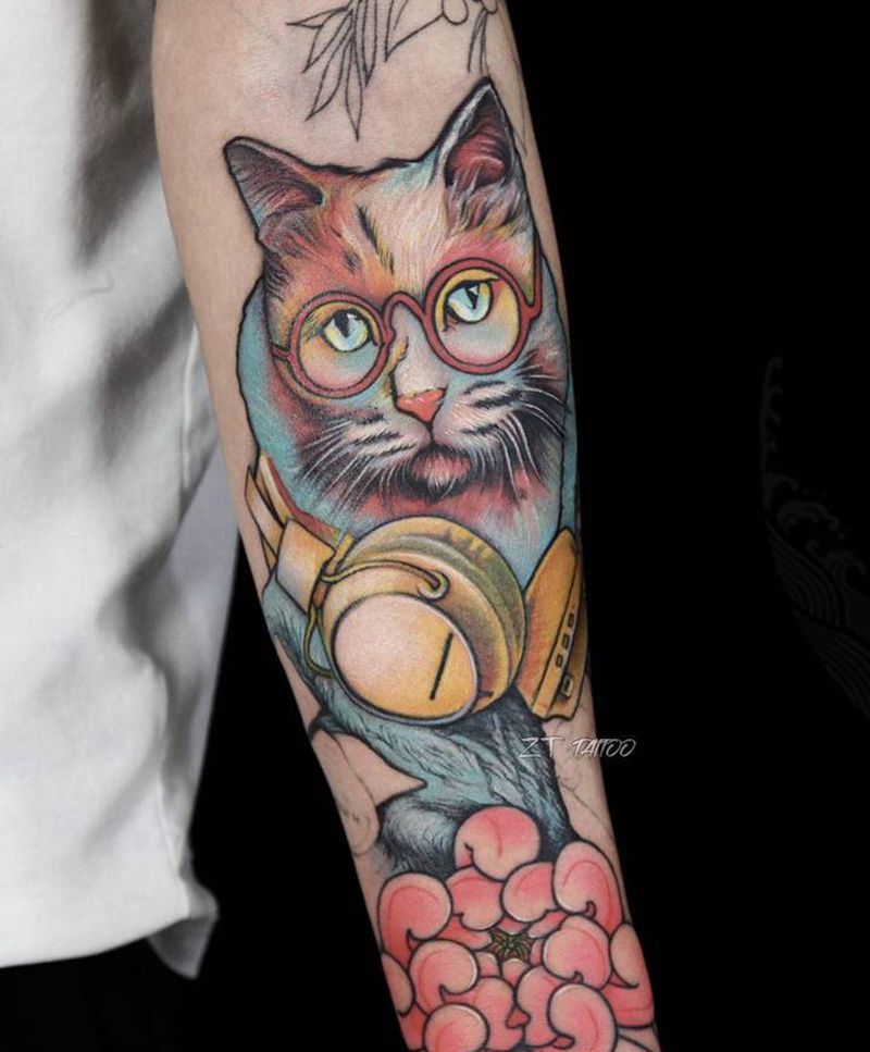 音乐猫纹身图片_手臂New School欧美写实猫纹身图案