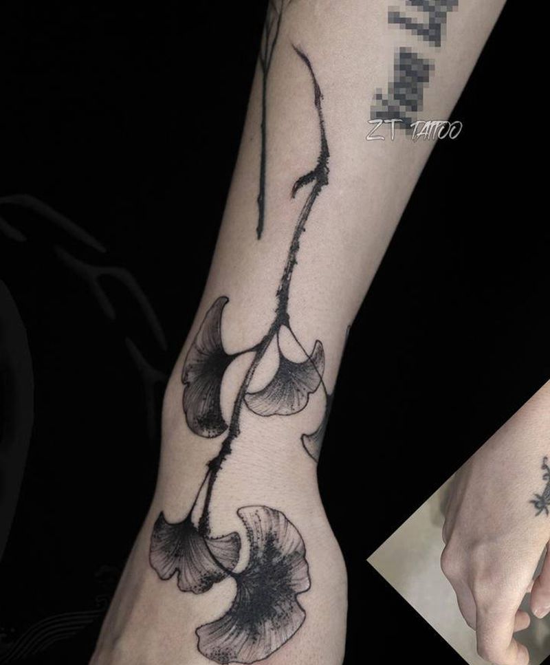 叶子遮盖纹身图片_手臂水墨点刺叶子纹身图案