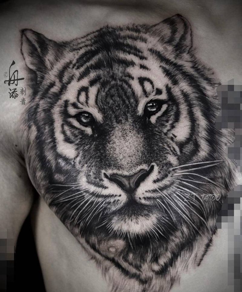 胸前虎纹身图片_胸部欧美写实虎动物纹身图案