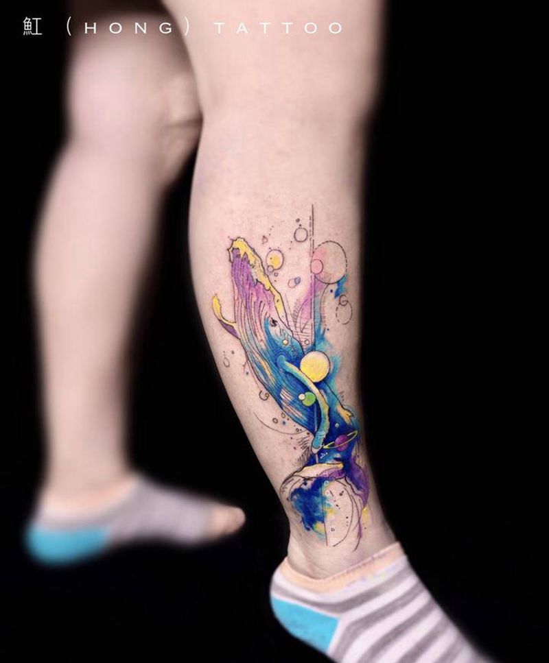 水彩鲸鱼纹身图片_腿部水彩鲸鱼水彩水彩星空纹身图案