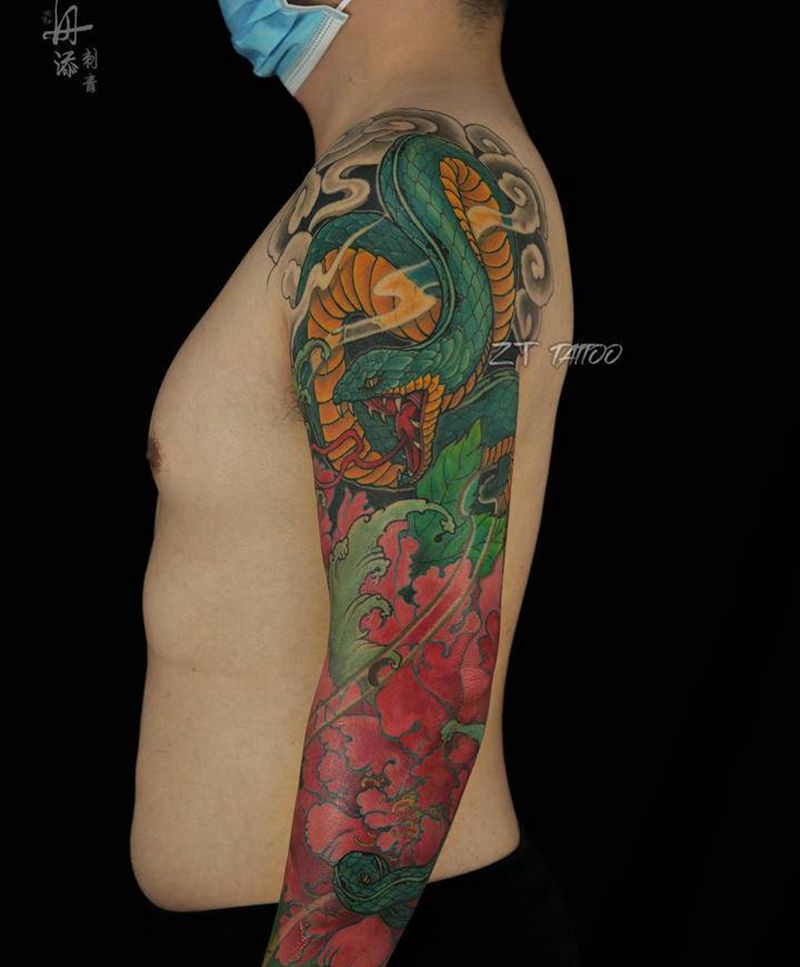 蛇牡丹纹身图片_手臂肩部新传统老传统纹身图案
