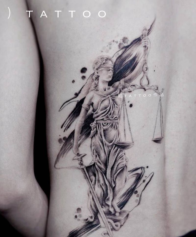 忒弥斯Themis纹身图片_背部腰部欧美写实水墨忒弥斯雕像水墨纹身图案