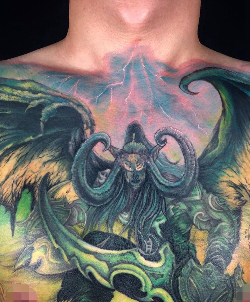 伊利丹纹身图片_胸部欧美写实魔兽玩家纹身图案